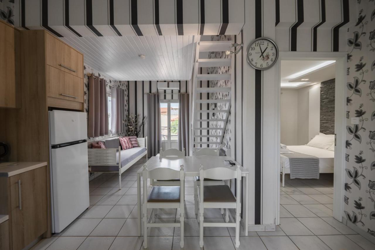 Potamaki Studios & Apartments Stoúpa エクステリア 写真