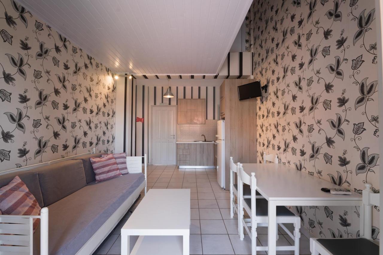 Potamaki Studios & Apartments Stoúpa エクステリア 写真