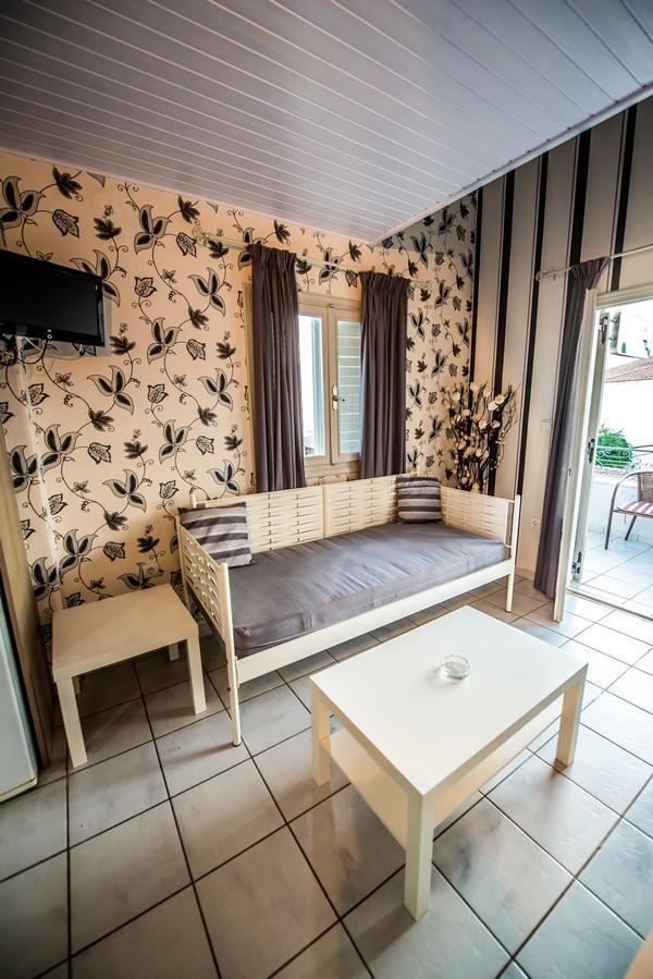 Potamaki Studios & Apartments Stoúpa エクステリア 写真